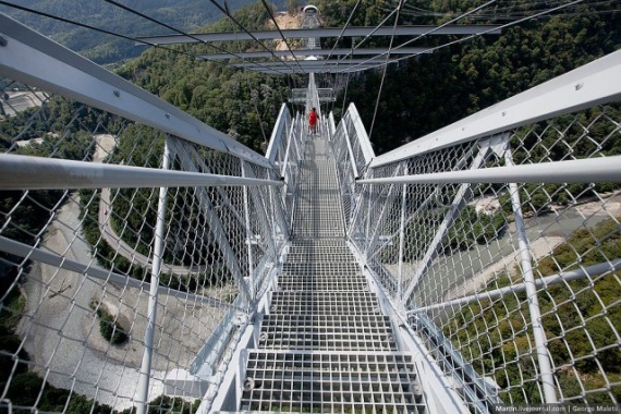 Адлер: Самый длинный пешеходный подвесной мост в мире