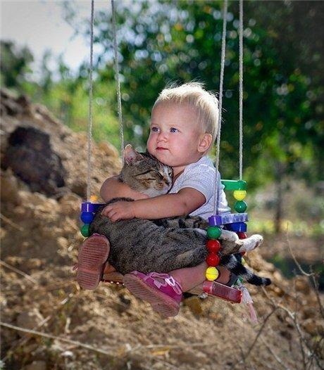 Животные: Дети и кошки