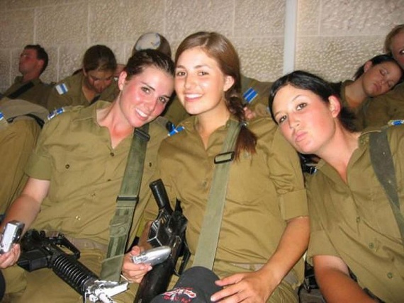 Война: Женщины-солдаты