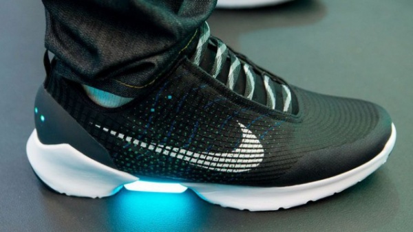 Интересное: Стартовали продажи самозашнуровывающихся кроссовок Nike