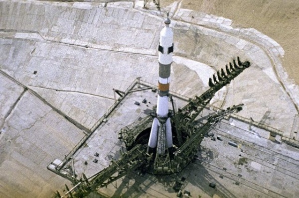 Происшествия: 0 июня 1971 года при возвращении на Землю погиб экипаж советского космического корабля «Союз-11»