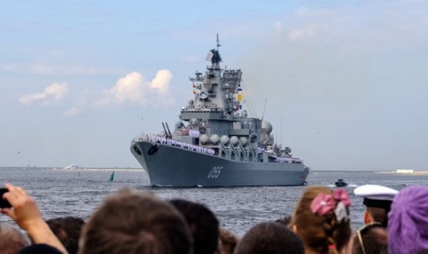 Даты: Фотографии с парада в Петербурге ко Дню ВМФ