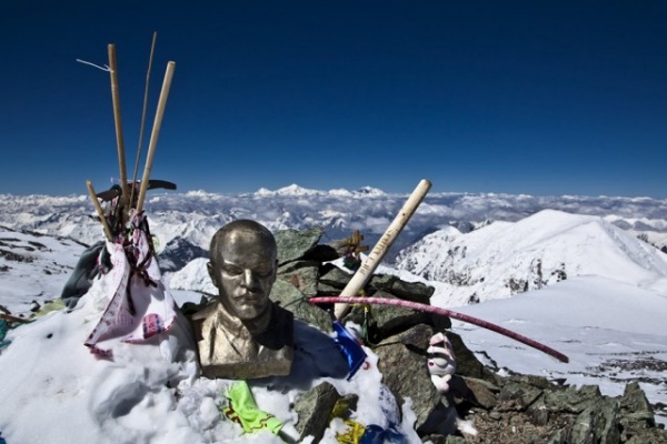Происшествия: Смерть на пике Ленина: тайна крупнейшей трагедии в истории альпинизма