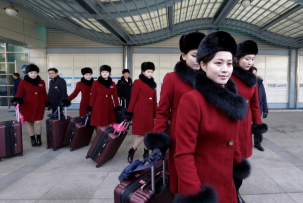 Интересное: Северокорейский ансамбль прилетел в Южную Корею на Олимпиаду