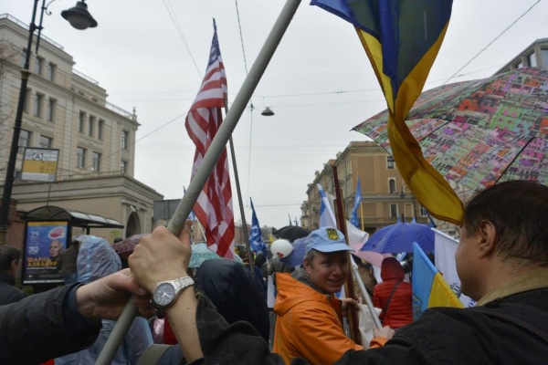 Либерасты: Либерастам и фрикам не дали пройти с флагами меджлиса, америки, пидарасов и украины по Петербургу