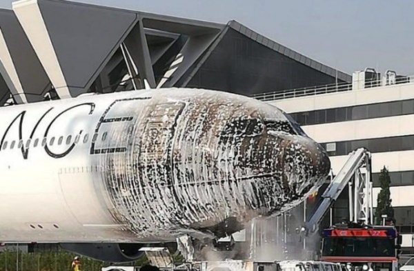 Происшествия: В аэропорту Франкфурта загорелся самолет