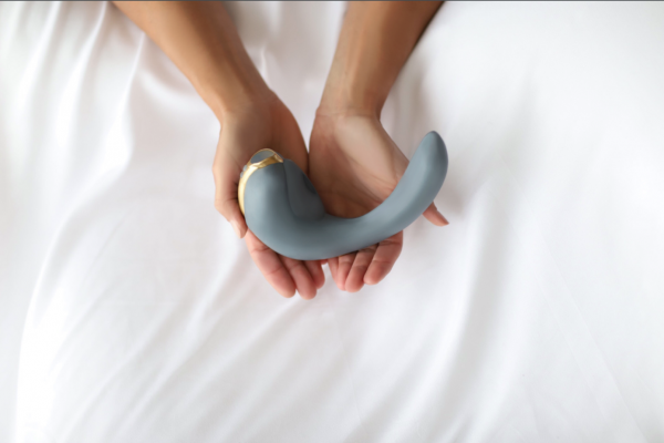 Безумный мир: На CES наградили женскую «умную» секс-игрушку за инновационность. А потом приз отменили из-за «непристойности»