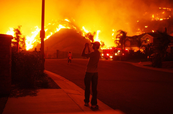 Картинки: Грозная красота калифорнийских пожаров