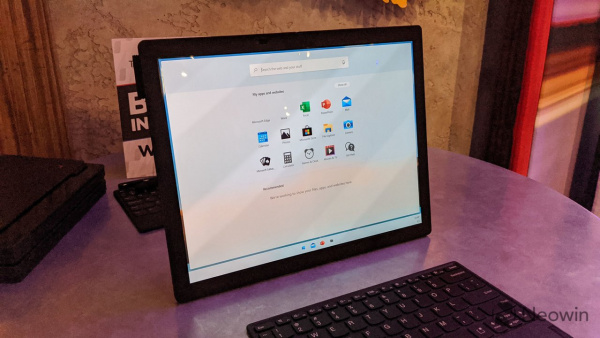 Технологии: Первый взгляд на Lenovo ThinkPad X1 Fold под управлением Windows 10X