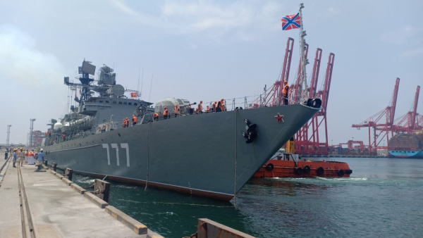 Новости: Трубоукладчик «Академик Черский» идет в Европу в сопровождении российских боевых кораблей