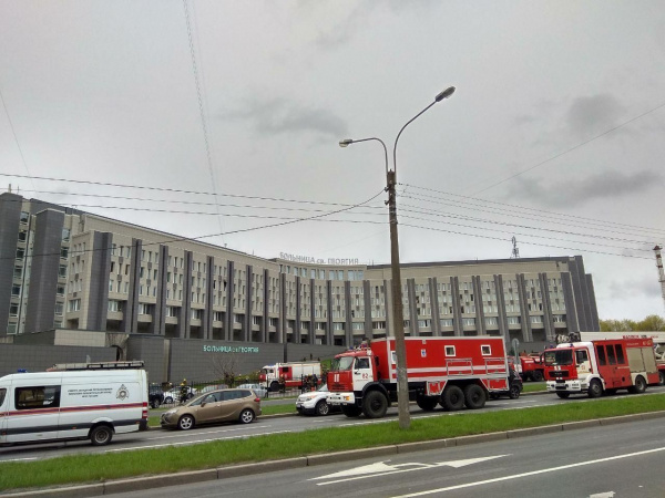 Происшествия: В Петербурге загорелась больница Святого Георгия, пять человек погибло