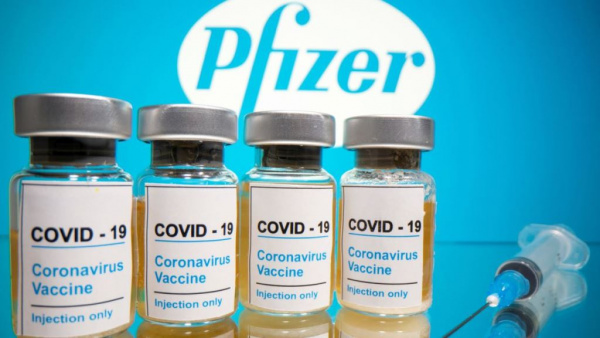 Стеб: Россия планирует закупить 2,5 млн доз вакцины Pfizer для чиновников и депутатов