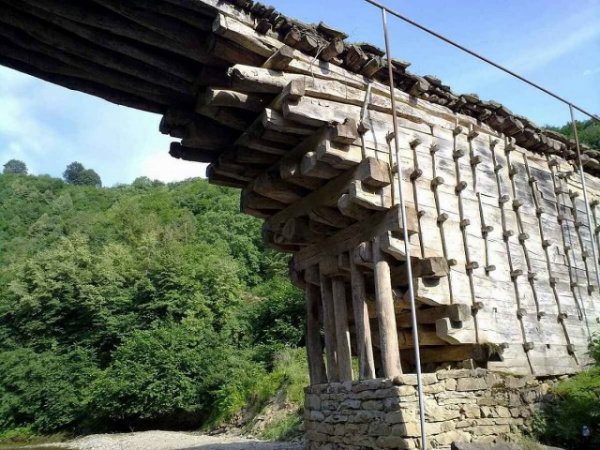 Интересное: Деревянный мост в Дагестане, построенный без гвоздей
