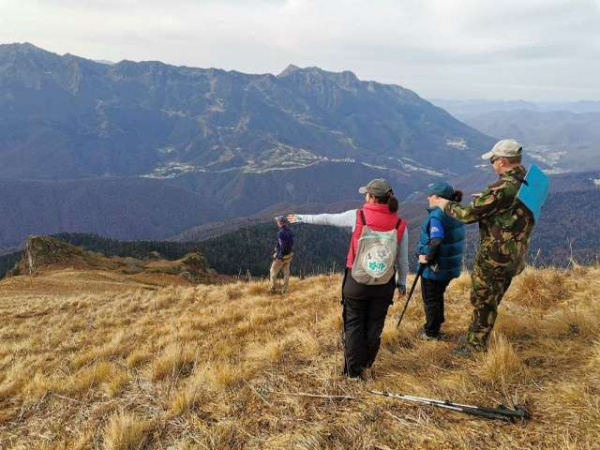 Адлер: В Сочи спасатели возобновили поиски пропавшего в горах туриста