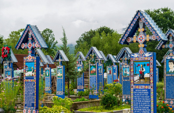 Интересное: Веселое кладбище в Румынии