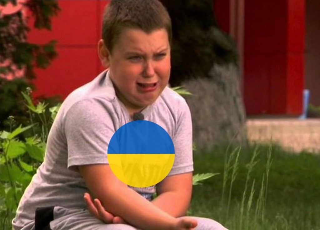 Ну шоколадку. Плачущий мальчик Мем. Я тоже хочу шоколад. Украинский мальчик. Я тоже хочу шоколадку Мем.