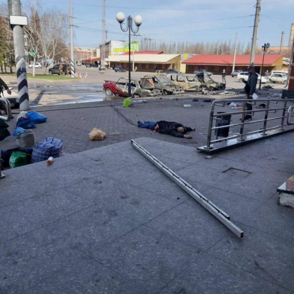 Война: В Краматорске украинские боевики нанесли удар по ж/д вокзалу *Точкой-У*