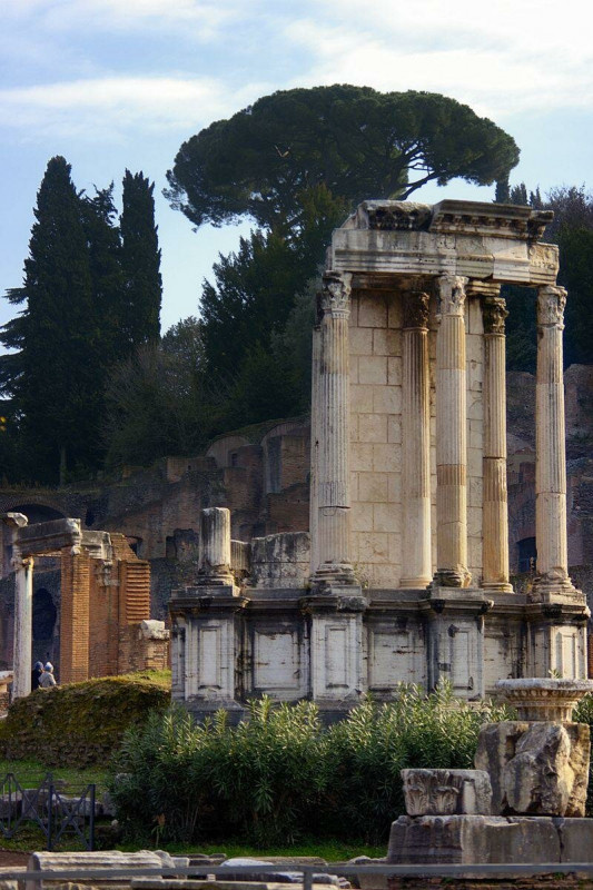 История: Кого в Древнем Риме хоронили заживо?