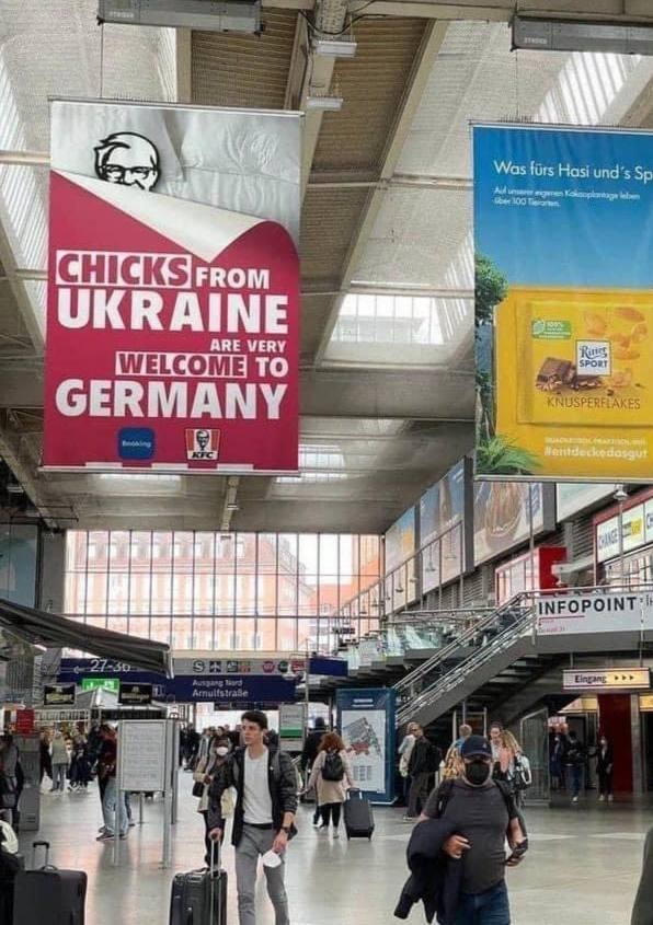 Украина: KFC выпустила рекламу с приглашением украинских *цыпочек* в постель в Германии