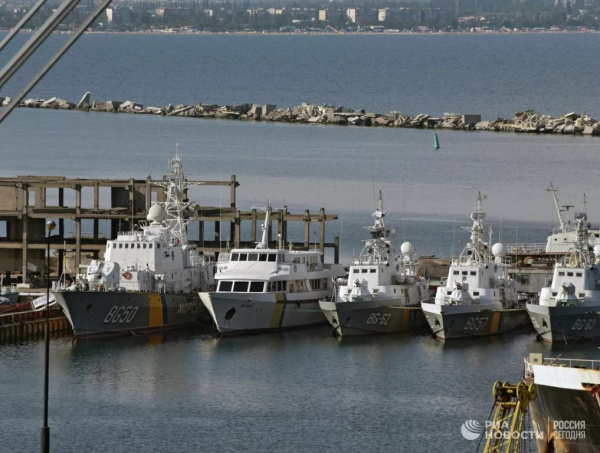 Спецоперация: ВС России уничтожили украинский военный корабль в порту Одессы