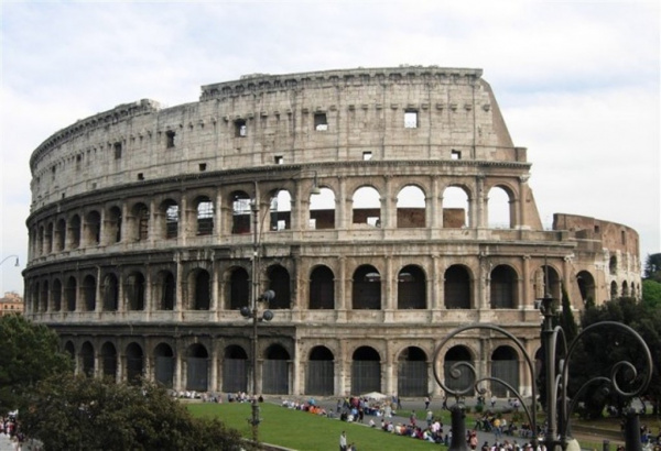 Страны: Почему в Италии разговаривают на итальянском, если в Древнем Риме говорили на латыни?