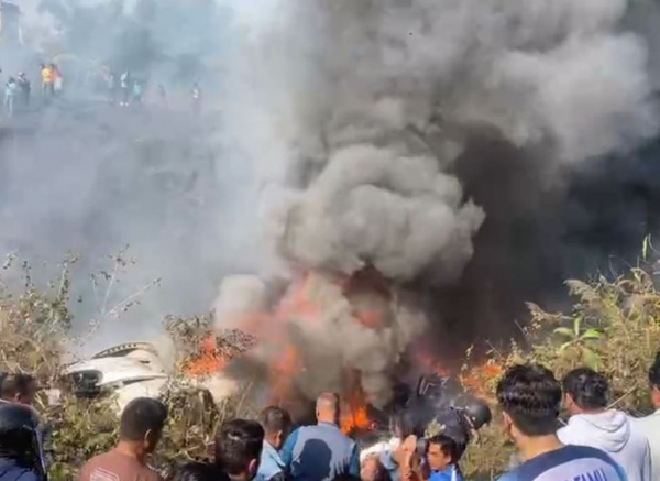Происшествия: Самолет авиакомпании Yeti Airlines с 72 пассажирами на борту разбился в Непале