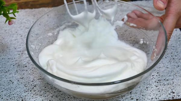 Полезные советы: Пирог-суфле на йогурте
