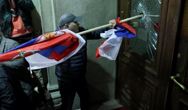 Политика: В Сербии *онижедети* пытались замутить очередной майдан