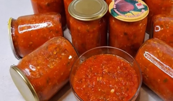 Полезные советы: Аджика из помидоров и чеснока: классический рецепт