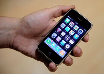 Технологии: СМИ: iPhone - находка для шпиона