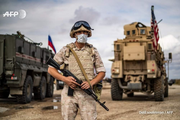 Интересное: Фотографии встречи российских и американских военных в Сирии