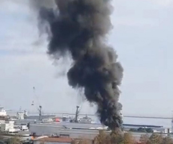 Происшествия: Взрыв произошел в пятницу в порту Самсун на побережье Черного моря на севере Турции