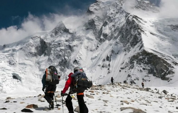 Происшествия: Трое альпинистов сорвались со склона в Северной Осетии