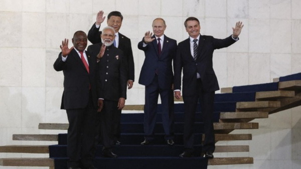 Политика: БРИКС подтвердил визит Путина на саммит в ЮАР