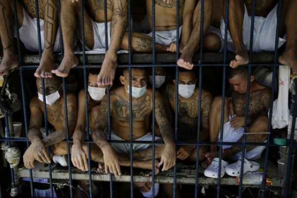 Интересное: Кадры из тюрем Сальвадора